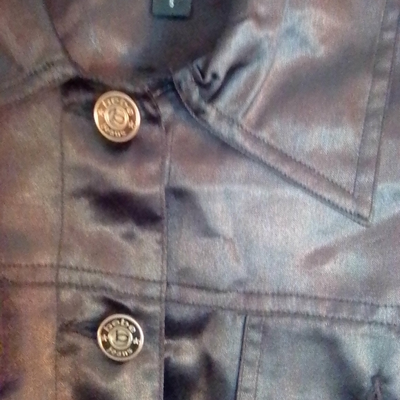 Bebe small black 100% polyester jacket, light weight.New item - Picture 4 of 8